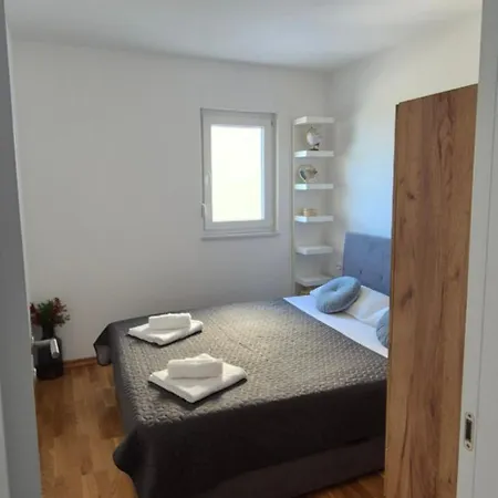 Lucy Apartment Makarska